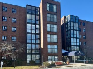 4234 N Main St APT 208, Fall River, MA 02720