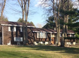 1180 Beechwood Dr, Green Bay, WI 54313