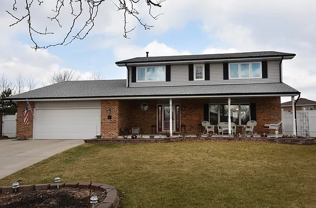 6148 Heron Dr photo 1