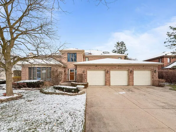 2753 Charlie Ct, Glenview, IL 60026