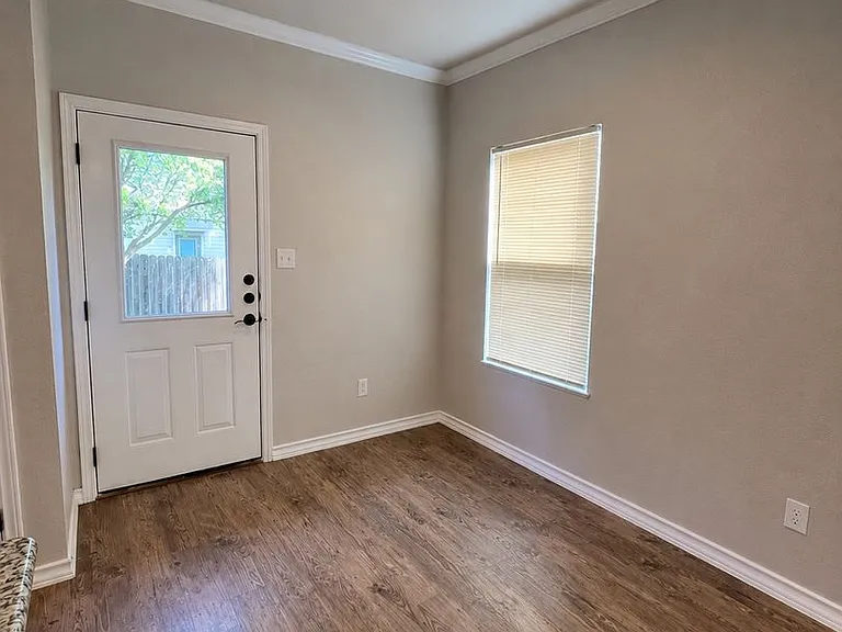 5016 Flipper Dr — Photo 16