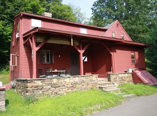 8 Sycamore Ave, Woodbury, CT 06798