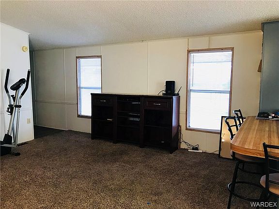 4th image of 925 Terrace Dr