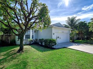 2800 Worcester Rd, Lake Worth, FL 33462