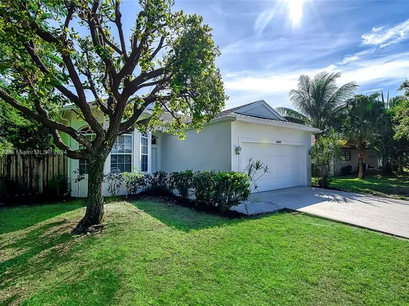 2800 Worcester Rd, Lake Worth, FL 33462