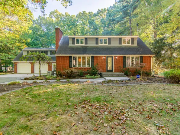 5025 Smith Rd, Ottawa Lake, MI 49267