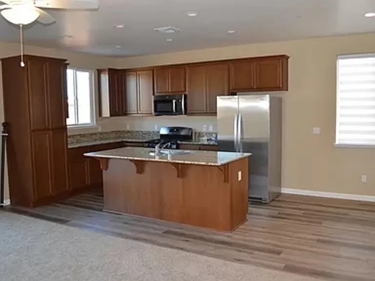 4450 Lacy Ln — Photo 10