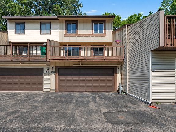 3rd image of 293 River Woods Ln
