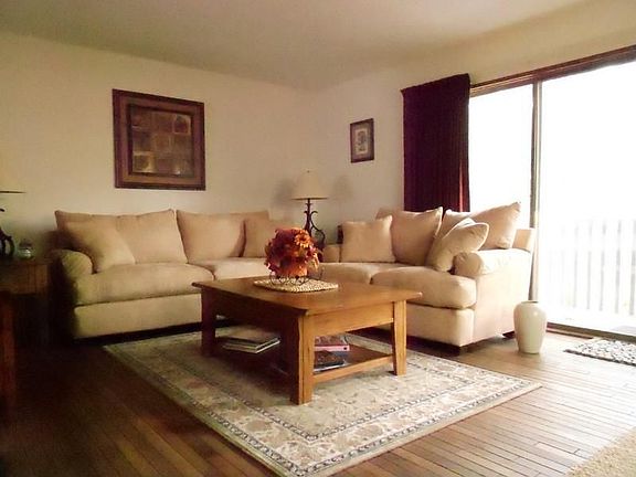 Hardwood Floors and Sliders to Deck