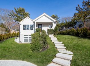 195 Little Fresh Pond Rd, Southampton, NY 11968