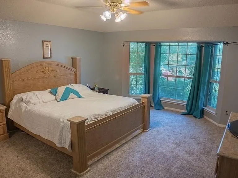 2324 Boardwalk Dr — Photo 12
