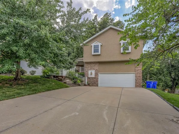 7328 Charles Ct, Shawnee, KS 66216