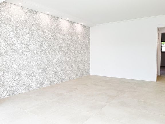 5th image of 2820 NE 30th Street #4