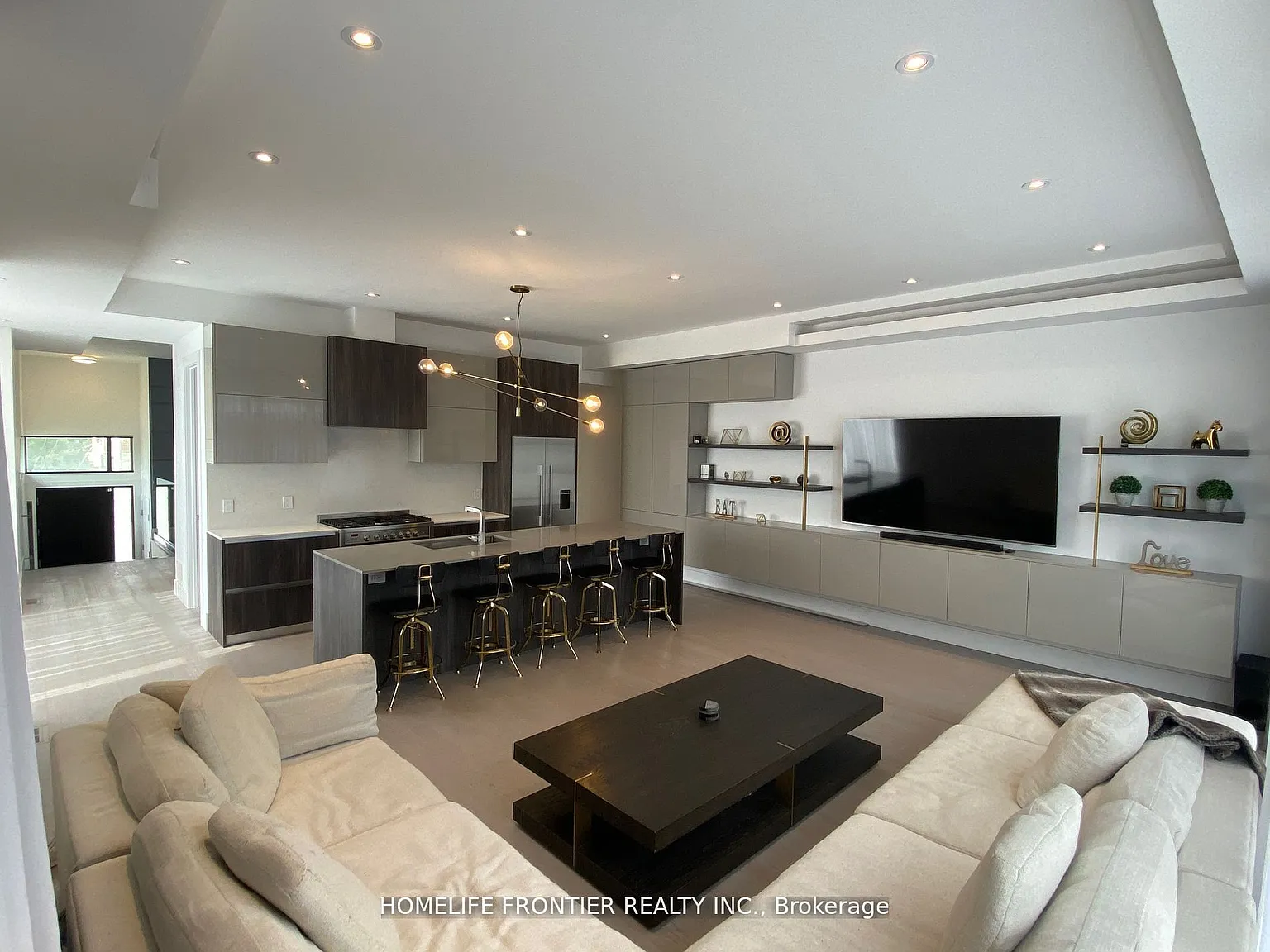4 bed, $6,500 — Photo 2