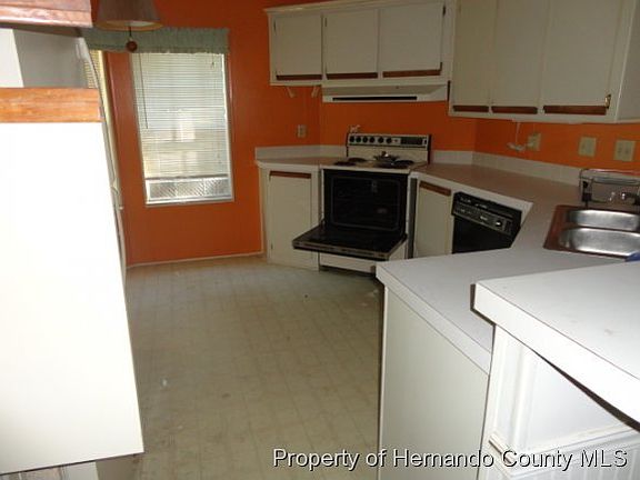 3rd image of 11181 Bougainvillea St