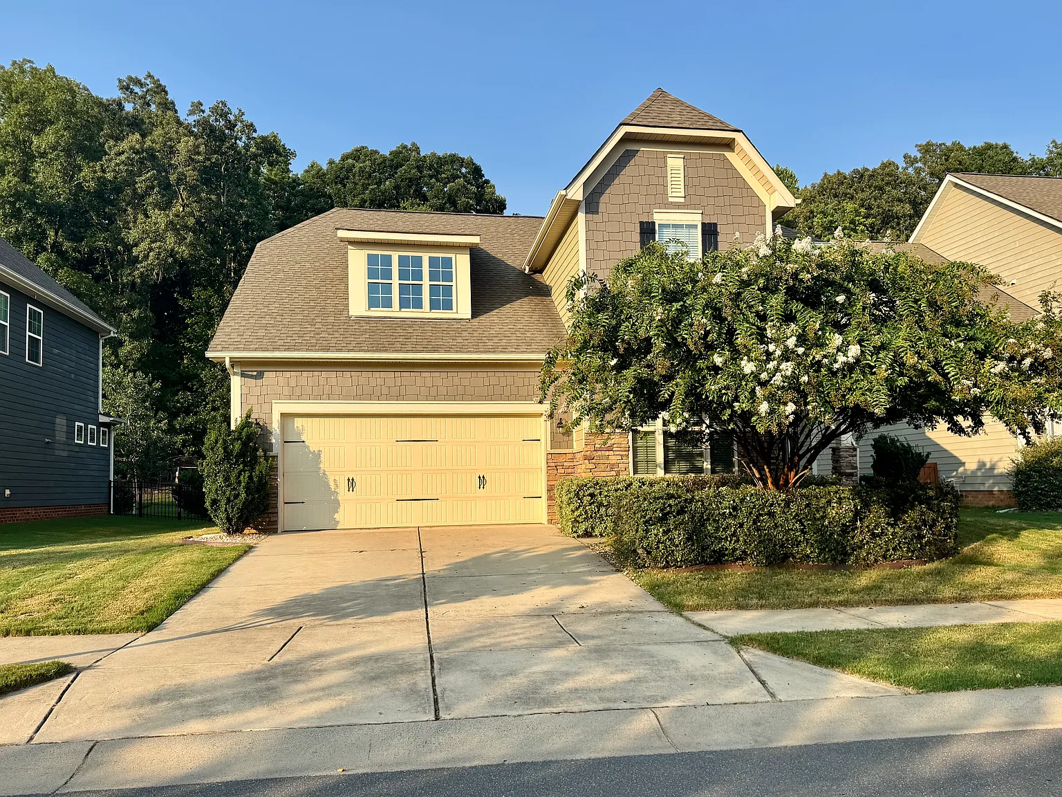3 bed, 2110 sqft, $2,895 — Photo 1