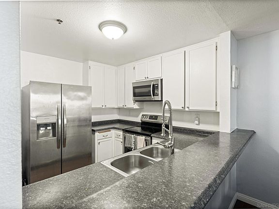 3rd image of 5985 Dandridge Ln Unit 108