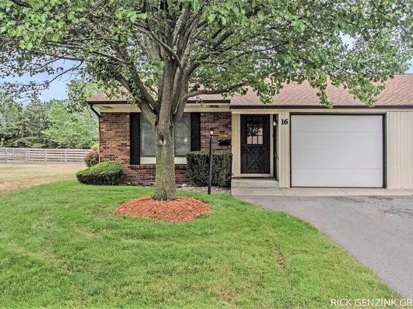 94 Old Mill Dr Unit 16, Holland, MI 49423