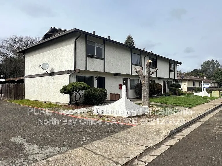 370 El Rio Ct #F — Photo 1