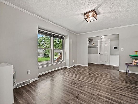 5th image of 1008 SW 19th Street Ter
