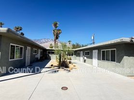521 El Placer Rd, Palm Springs, CA