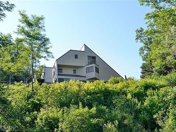 3rd image of 49019 E McKean Dr