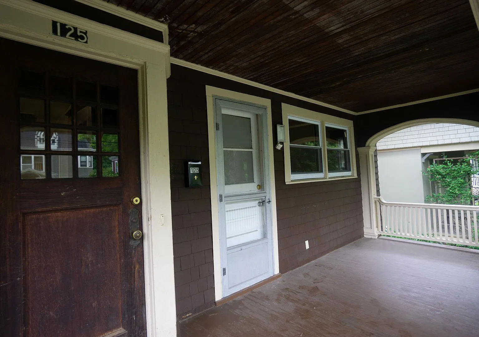 125 Victoria Place - Available 6/1/27 - Lovely House With Front Porch And Off-Street Parking — Photo 3