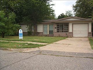 5th image of 2630 Overland Dr