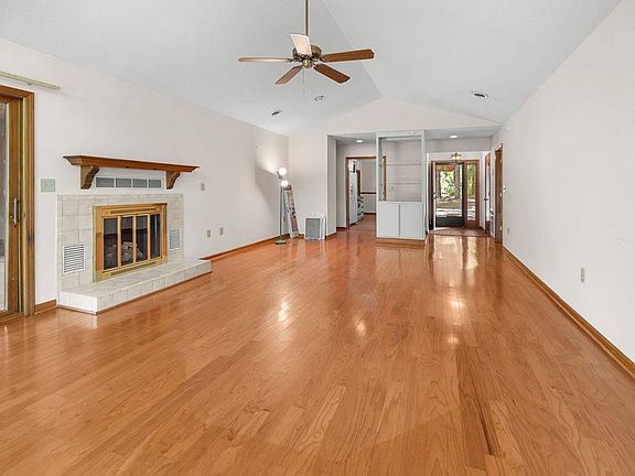 5th image of 2204 Jefferson Circle