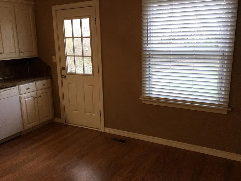 1201 Huntington Way — Photo 28