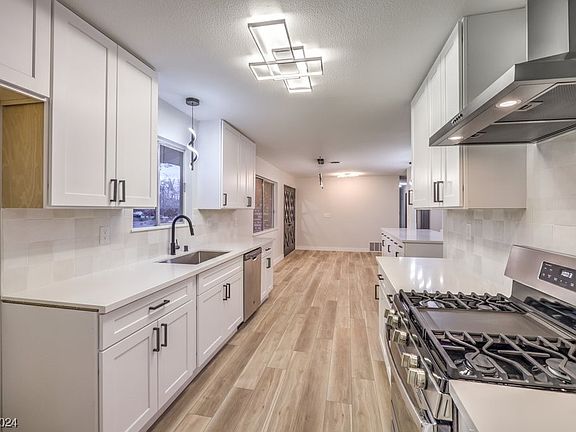 5th image of 4622 Latigo St