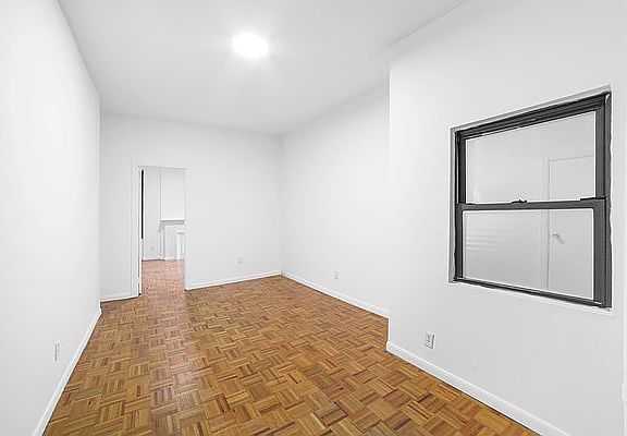 3rd image of 235 E 89th St APT 4RN