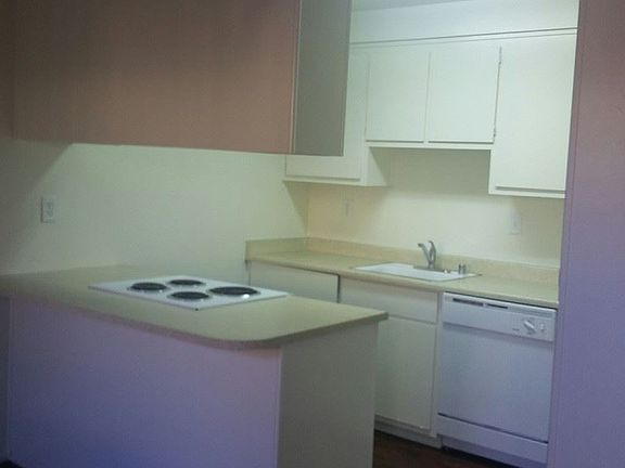2nd image of 3829 Whitney Ave APT 9