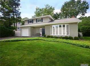 81 Soundview Dr, Port Washington, NY 11050