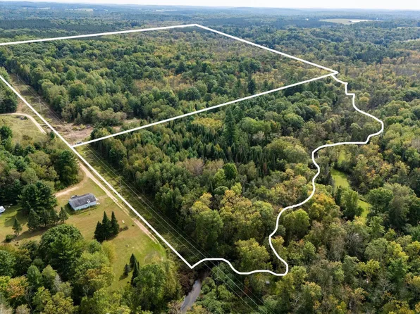 Norske Rd, Iola, WI 54945