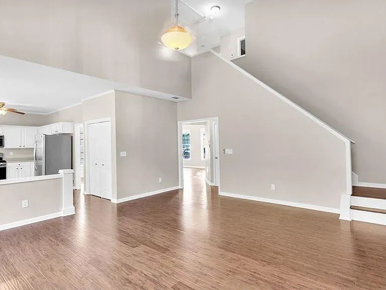 1626 Hemburg Trce NW #3 — Photo 9