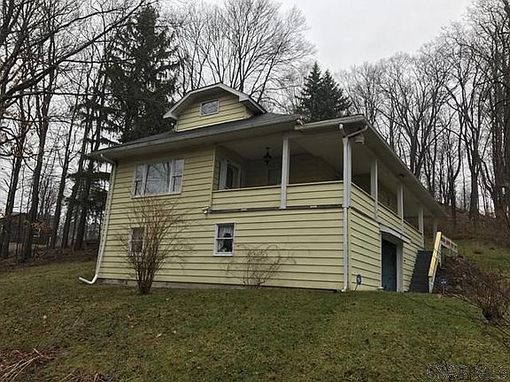 2nd image of 208 Pine St