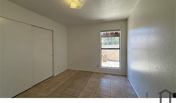 725 N Arrowhead Dr — Photo 9