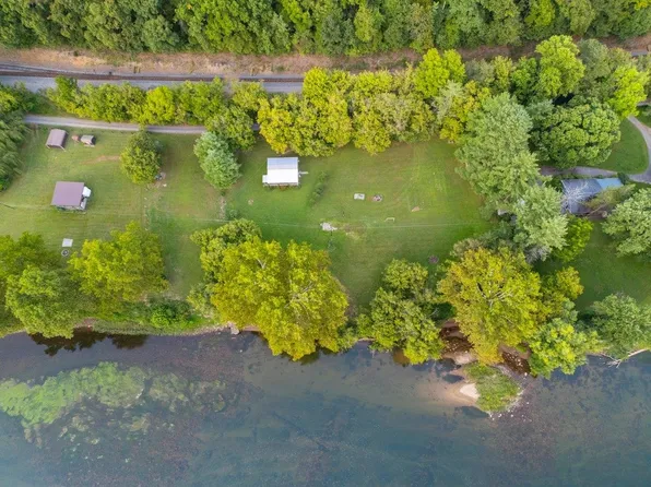 650 Caboose Ln, Pembroke, VA 24136
