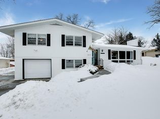 2647 Gershwin Ave N, Oakdale, MN 55128