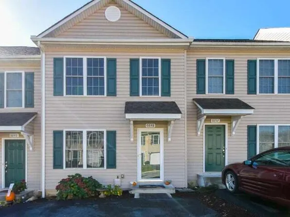 6648 Village Green Dr, Roanoke, VA 24019