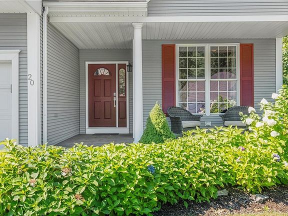 2nd image of 20 Cambridge Cir
