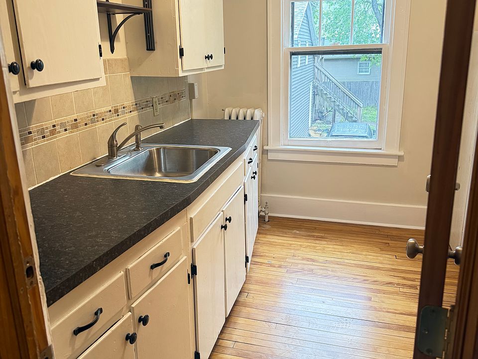 1st image of 328 Milton Ave #1