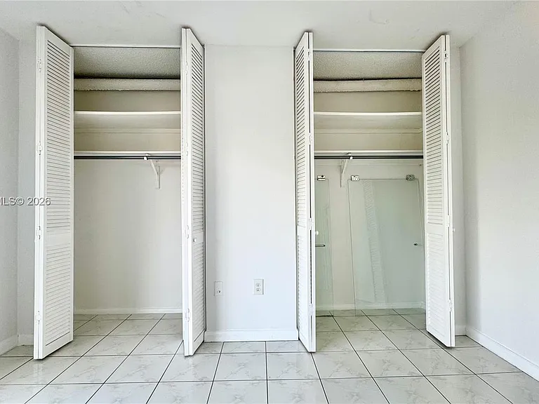 130 S Shore Dr #4B — Photo 12