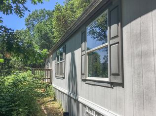 308 Limpy Creek Rd, Grants Pass, OR 97527