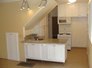 1154 Cedar Ave APT B, Long Beach, CA 90813