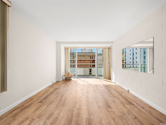 3rd image of 445 Kaiolu St APT 504
