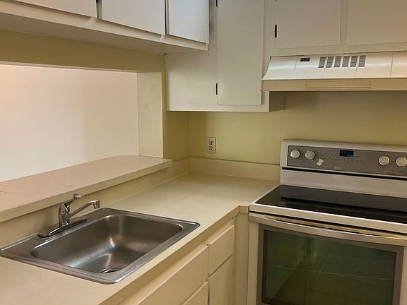 2nd image of 5213 Via Hacienda Cir #B306