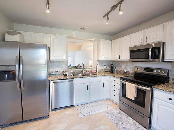 5th image of 4826 Shackelford Ct