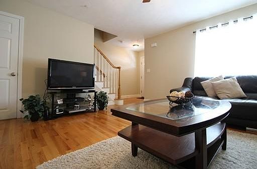 5th image of 400 Justin Dr Unit 3